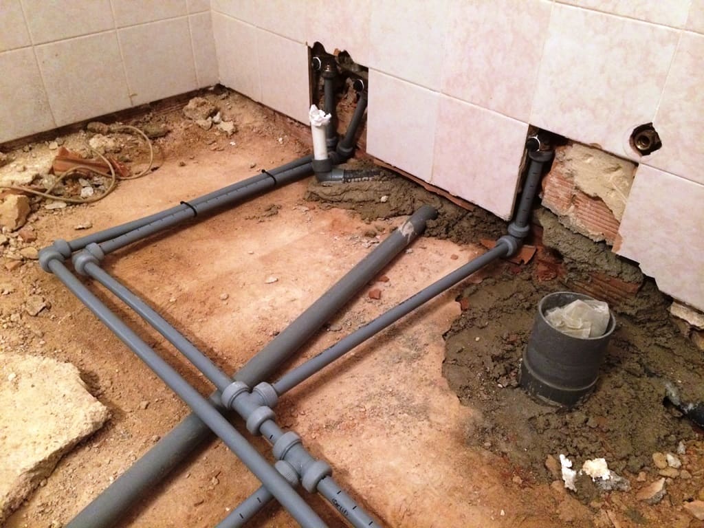 Instalación de mueble de baño y grifería en Valencia